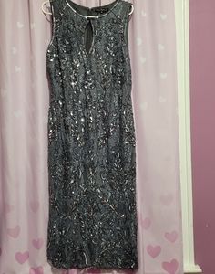 NWOT Mother of the bride/groom Women's Sequins Sheath Sleeveless Evening Gown